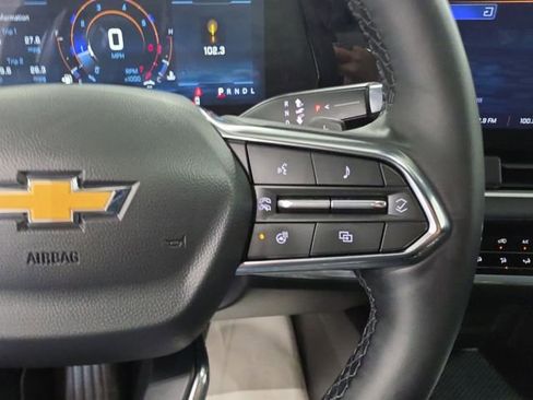 Used 2026 Chevrolet Equinox LT AWD/4WD image 17