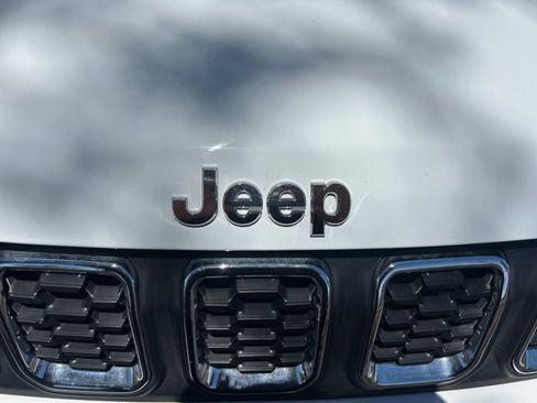 Used 2025 Jeep Compass Latitude AWD/4WD image 23