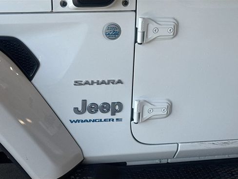 Used 2023 Jeep Wrangler Unlimited Sahara w/ Cold Weather Group AWD/4WD image 35