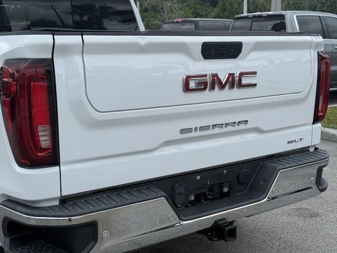 Used 2021 GMC Sierra 1500 SLT w/ SLT Premium Plus Package AWD/4WD image 11