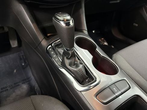 Used 2018 Chevrolet Cruze LT w/ Sun And Sound Package image 28