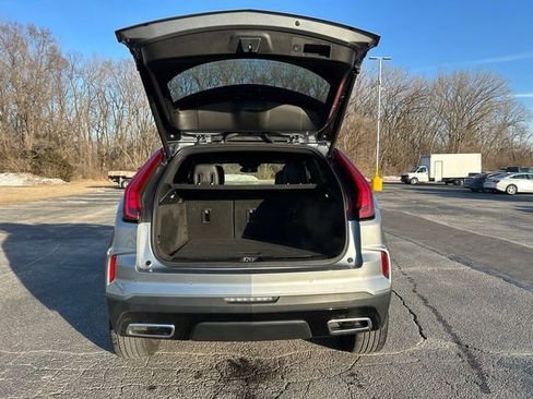 Used 2024 Cadillac XT4 Premium Luxury image 17