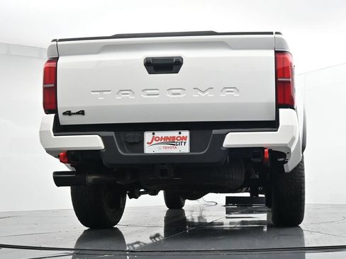 Used 2024 Toyota Tacoma TRD Off-Road AWD/4WD image 35