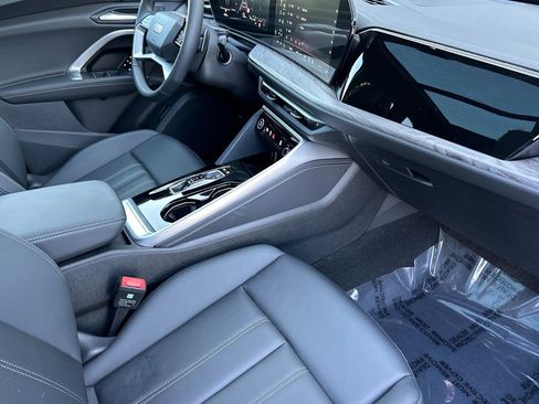 Used 2025 Audi Q5 Premium Plus w/ Premium Plus image 16