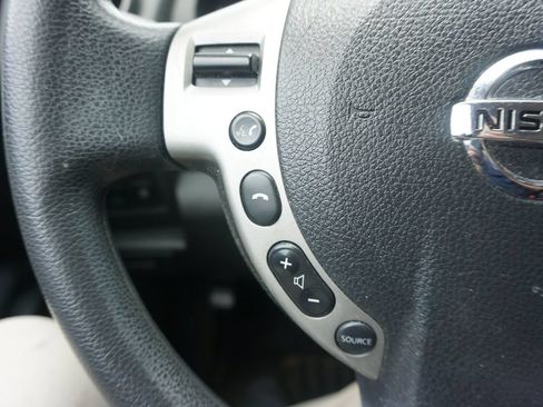Used 2015 Nissan Rogue S w/ Convenience Package AWD/4WD image 7