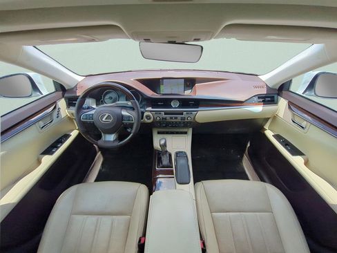 Used 2018 Lexus ES 350 w/ Luxury Package w/Wood Trim FWD image 10