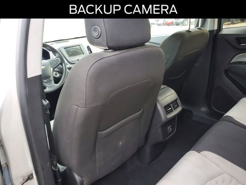 Used 2019 Chevrolet Equinox LS w/ LS Convenience Package image 10