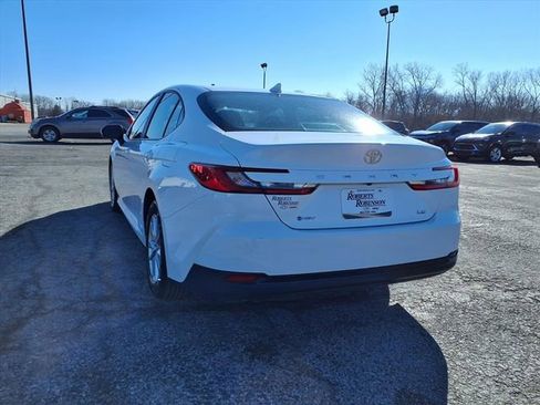 Used 2025 Toyota Camry LE image 23
