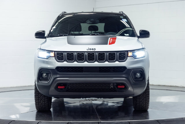 Used 2024 Jeep Compass Trailhawk AWD/4WD image 5