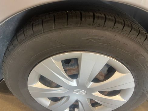 Used 2012 Subaru Impreza 2.0i AWD/4WD image 5