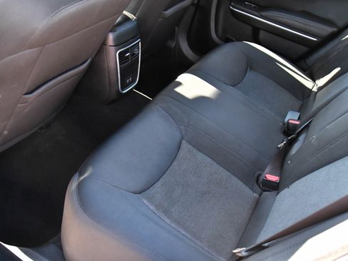 Used 2022 Chrysler 300 Touring w/ Sport Appearance Package image 33