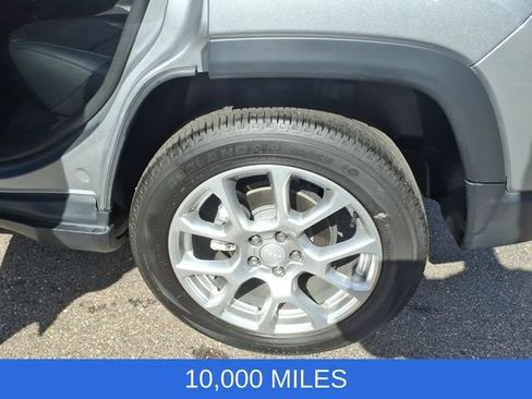 Used 2024 Jeep Compass Latitude AWD/4WD image 14