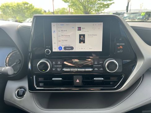 Used 2023 Toyota Highlander L image 26