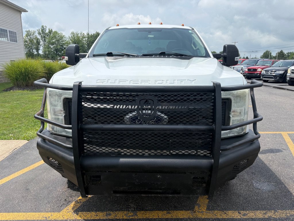 Used 2017 Ford F250 XL w/ Power Equipment Group AWD/4WD image 3