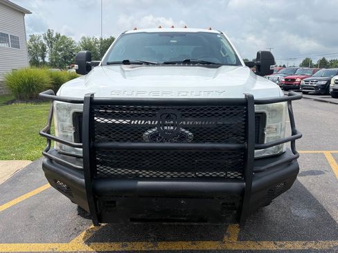 Used 2017 Ford F250 4x4 Crew Cab Super Duty image 3