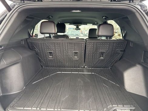 Used 2023 Chevrolet Equinox RS w/ RS Leather Package image 32