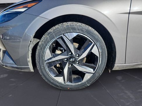 Used 2023 Hyundai Elantra SEL w/ Convenience Package image 14