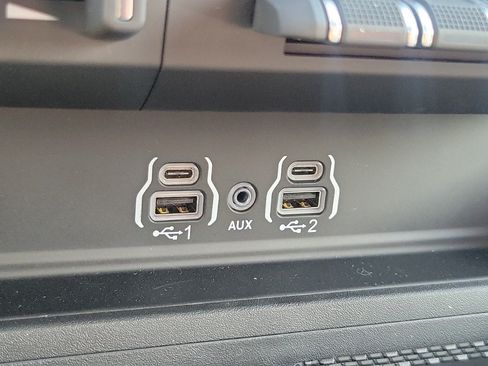 Used 2025 RAM 1500 Laramie RWD image 21