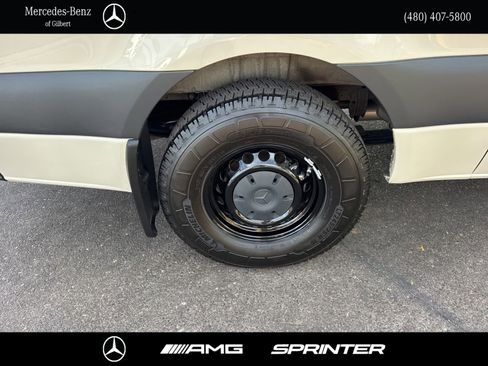 Used 2023 Mercedes-Benz Sprinter 2500 image 13