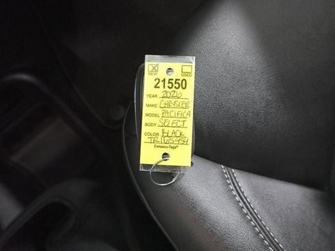 New 2026 Chrysler Pacifica Select image 34