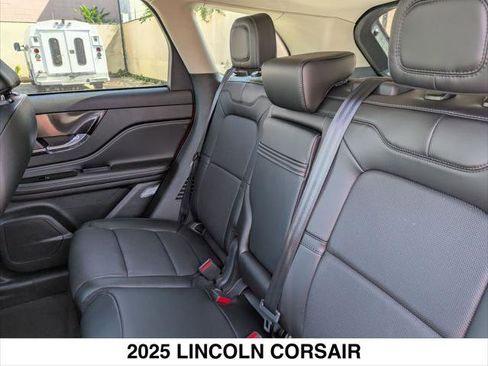 New 2025 Lincoln Corsair Grand Touring w/ Jet Appearance Package AWD/4WD image 12
