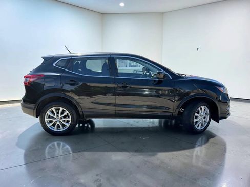 Used 2021 Nissan Rogue Sport S FWD image 2