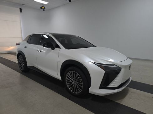 Used 2023 Lexus RZ 450e Premium w/ Accessory Package (Z1) image 3