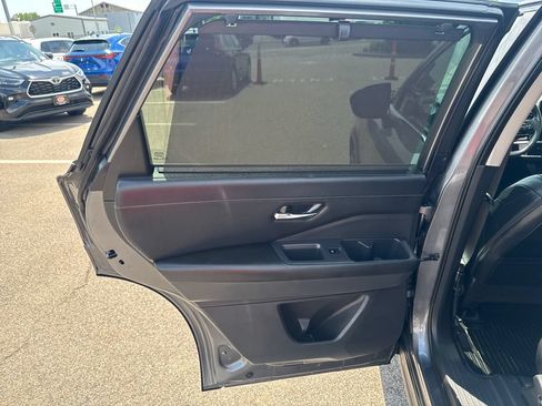 Used 2023 Nissan Pathfinder SL w/ SL Premium Package AWD/4WD image 42