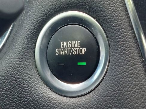 Used 2023 Chevrolet Traverse LT w/ LPO, Floor Liner Package image 32