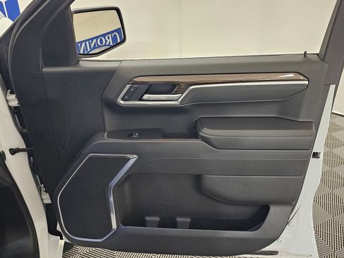 Used 2025 Chevrolet Silverado 1500 LT AWD/4WD image 26