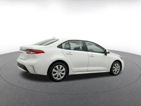 Used 2025 Toyota Corolla LE FWD image 9