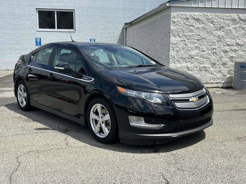 Used 2013 Chevrolet Volt w/ Enhanced Safety Package 2 FWD image 1