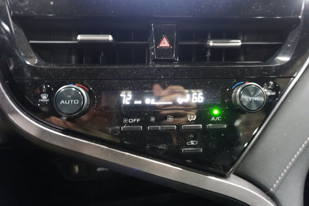 Used 2024 Toyota Camry SE FWD image 13