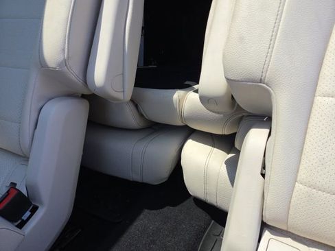 Certified 2023 Mercedes-Benz GLS 450 4MATIC image 6