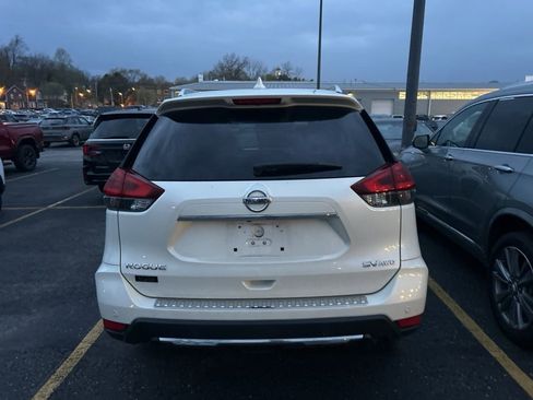 Used 2020 Nissan Rogue SV w/ Sun & Sound Touring Package image 8