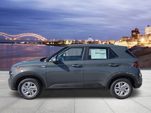 New 2026 Hyundai Venue SE FWD image 2