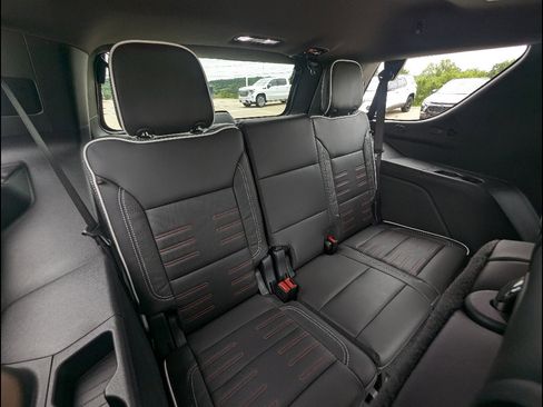 New 2026 GMC Yukon AT4 Ultimate w/ LPO, Floor Liner Package AWD/4WD image 18