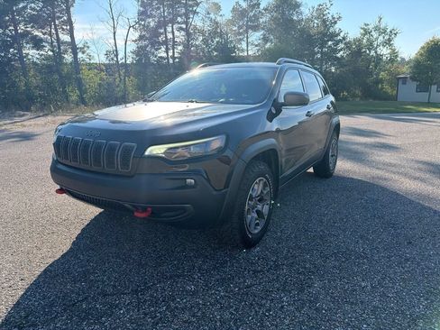 Used 2020 Jeep Cherokee Trailhawk w/ Cold Weather Group AWD/4WD image 2