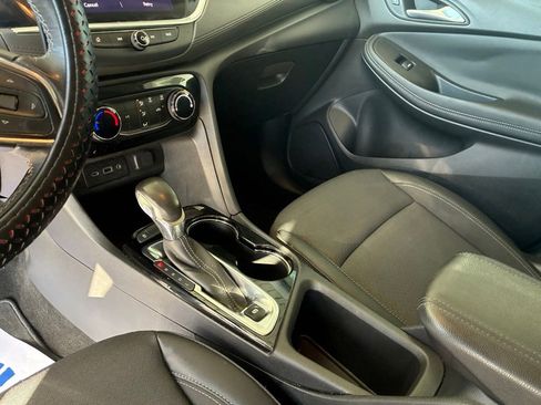 Used 2022 Buick Encore GX Preferred w/ Sport Touring Package FWD image 25