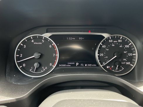 Used 2025 Nissan Rogue SV FWD image 35