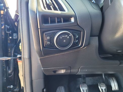 Used 2017 Ford Focus RS AWD/4WD image 23