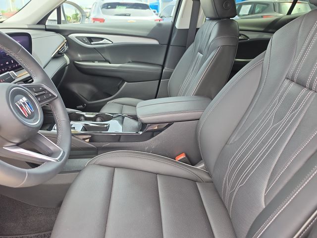 Used 2025 Buick Envision Avenir AWD/4WD image 16