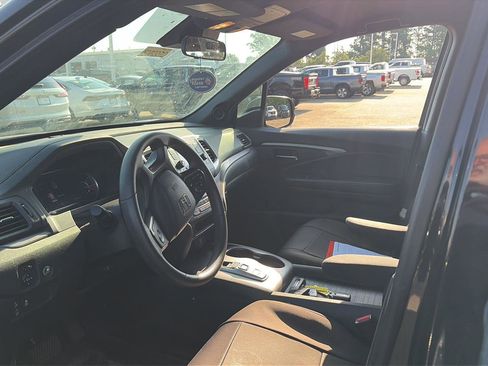 Used 2019 Honda Passport Sport image 4