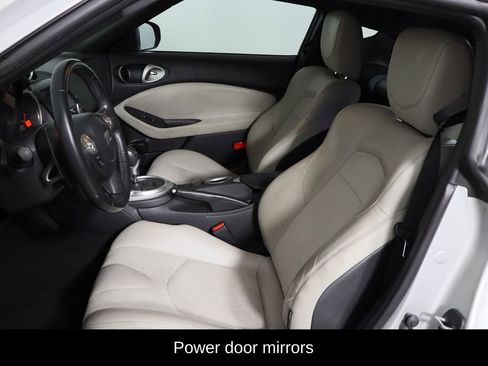 Used 2009 Nissan 370Z Touring image 7