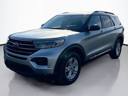 Used 2022 Ford Explorer XLT image 7