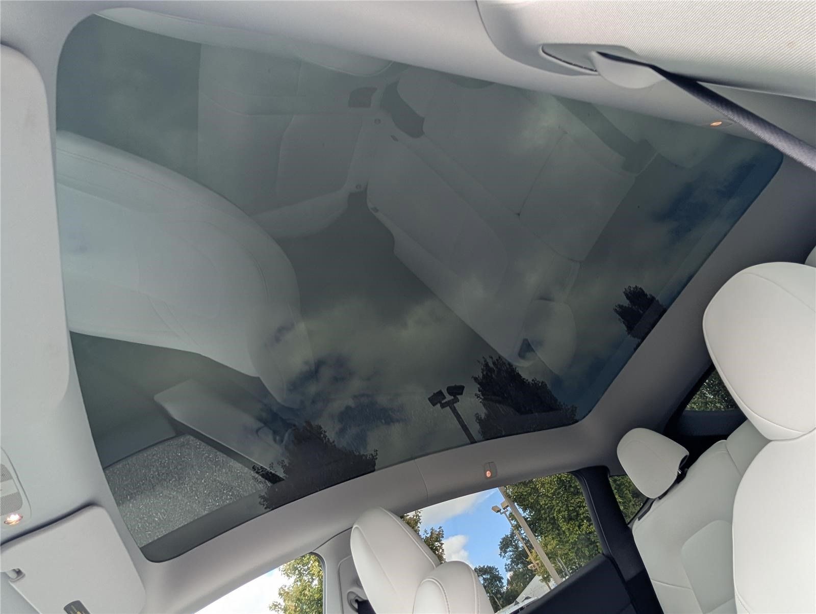 Used 2025 Tesla Model Y Long Range RWD image 19