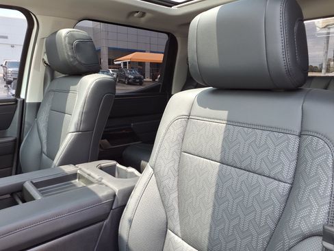 Used 2024 Toyota Tundra Limited AWD/4WD image 18