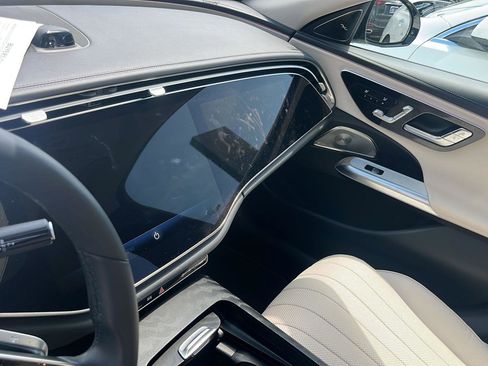 Used 2025 Mercedes-Benz E 350 Sedan image 7