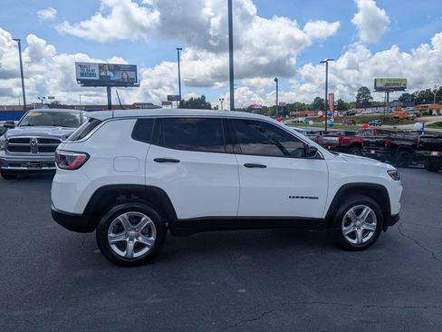 Used 2023 Jeep Compass Sport AWD/4WD image 4