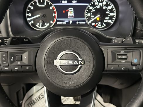 Used 2024 Nissan Rogue SV w/ SV Premium Package AWD/4WD image 11